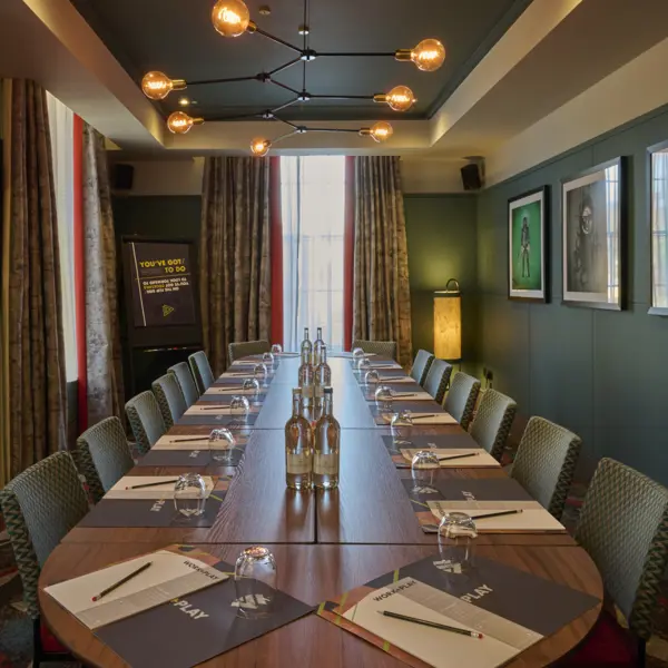 W+P 1 elegant meeting set up at Malmaison Reading