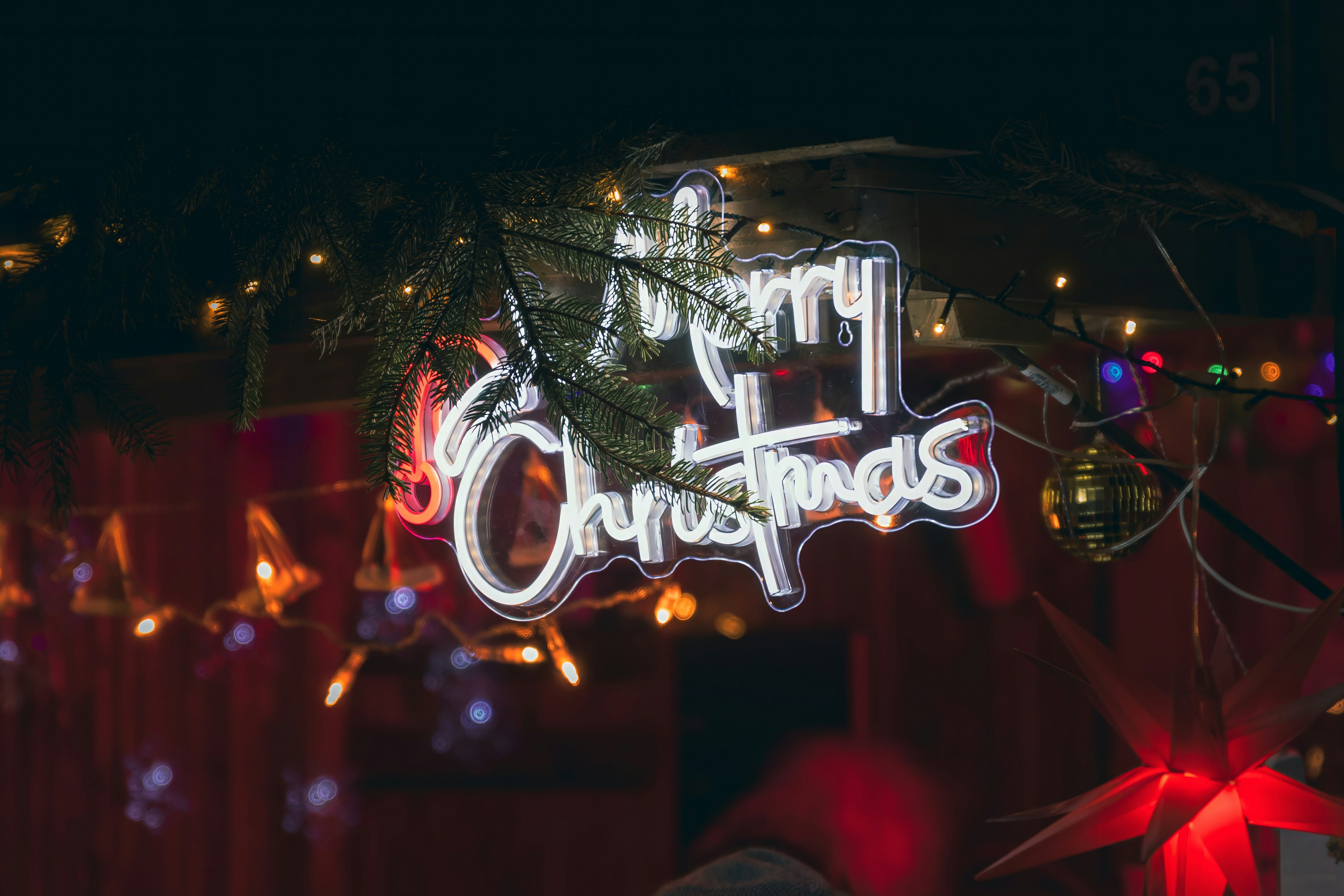 Photo by https://unsplash.com/@helmenau